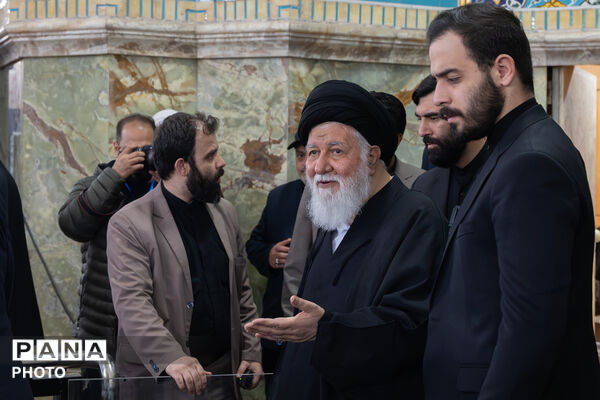 اقامه نماز عید فطر در حرم مطهر رضوی-۱
