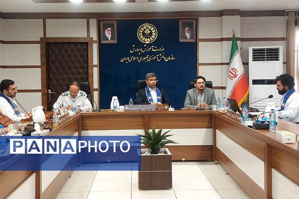 نشست فصلی و توان افزایی مأمورین و مسئولین سازمان دانش‌آموزی شهرستان‌های استان تهران 