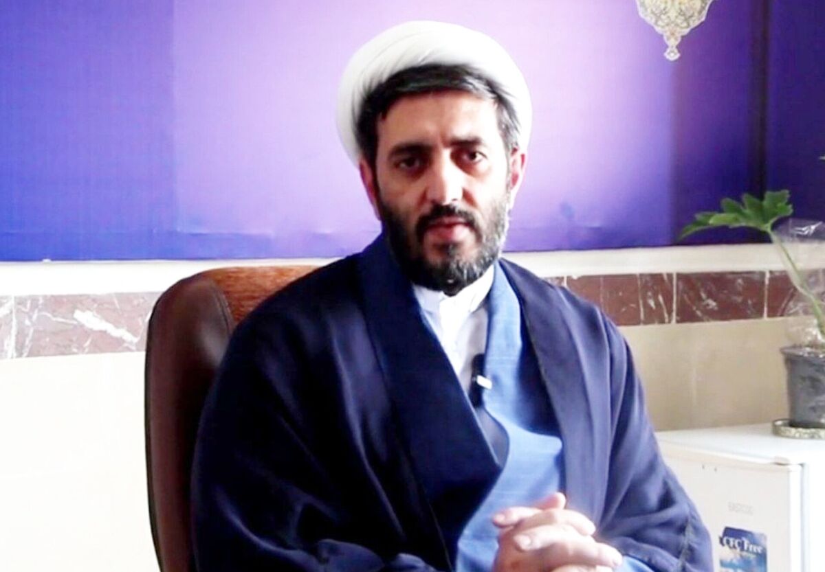یکی از ارکان تربیت دانش‌آموزان، برپایی نماز جماعت است