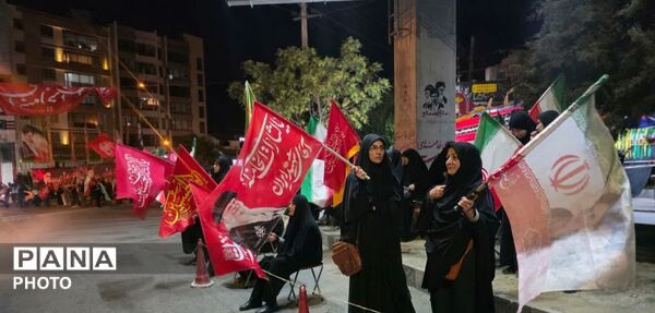تجمع شبانه هزاران شهروند در همدان