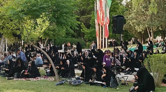 طنین دعای عرفه در شهر زرقان