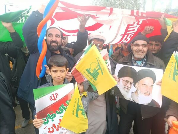 حضور دانش آموزان مدارس سما بجنورد در راهپیمایی 22 بهمن 