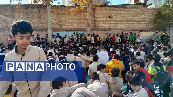 حضور خواهر شهید و راوی جنگ در مدرسه ابوریحان بیرونی 