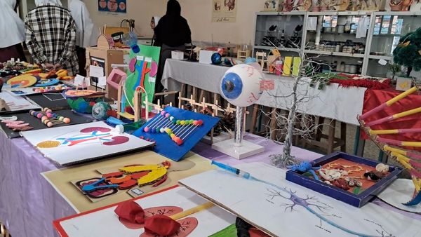 نمایشگاه جشنواره «نوین کاو» در پژوهش سرای دانش‌آموزی حاجی آباد