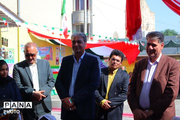 جشن شکوفه ها و نواخته‌شدن زنگ مهر در دبستان سیدمحمد موسوی‌راد نیشابور