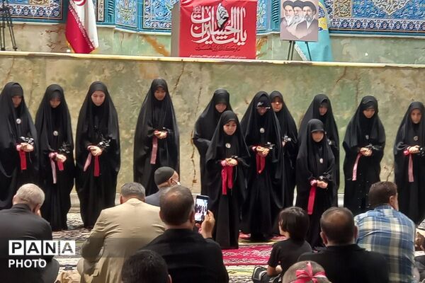 هم‌نوایی دانش‌آموزان شهرقدس در مصلی