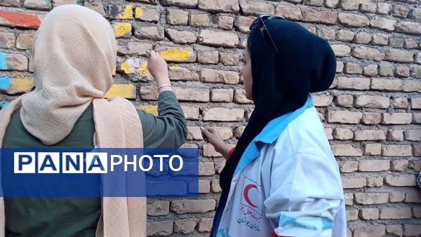 جشن غدیرخم توسط تیم‌های سحر هلال احمر در روستای زلزله‌زده محمدیه