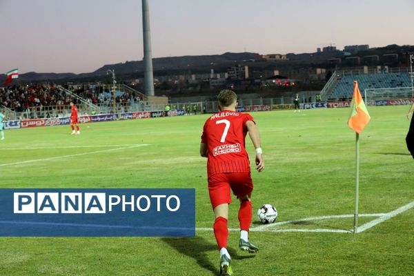 برد شیرین تراکتور در خانه