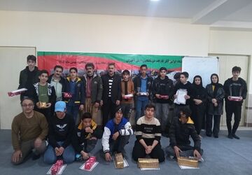 جشن تجلیل از دانش‌آموزان برتر دبیرستان شبانه‌روزی توحید
