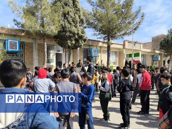 برگزاری مراسم تقدیر واهدای جایزه به دانش آموزان دبستان شهید پسندیده فدافن