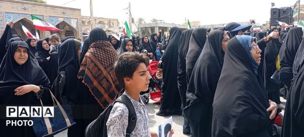  کودکان و دانش‌آموزان لارستانی در راهپیمایی روز قدس
