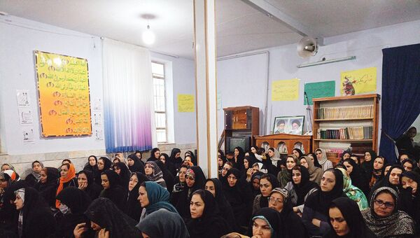 اولین جلسه انجمن اولیا دبستان سمیه کاشمر