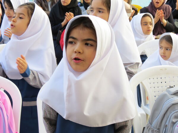 جشن شکوفه ها مدرسه ۱۷شهریور