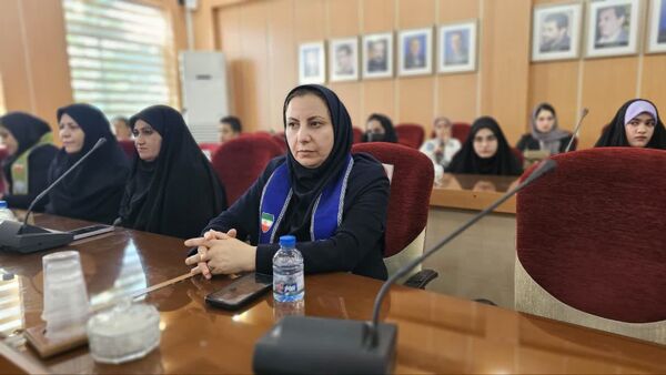 دیدار صمیمی دانش‌آموزان با استاندار کهگیلویه و بویراحمد 
