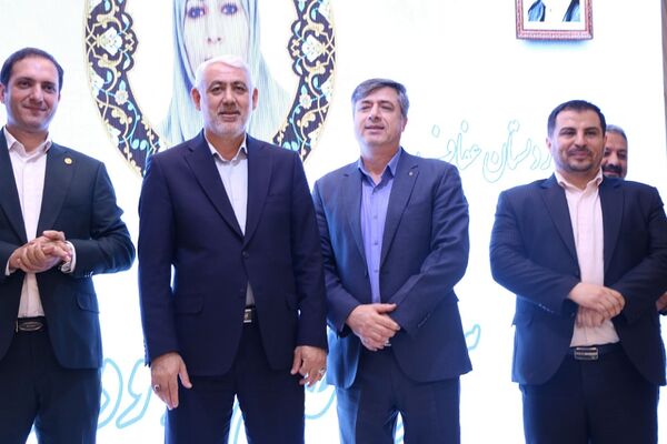 آیین بزرگداشت روز معلم ویژه معلمان و فرهنگیان ناحیه۲ بهارستان