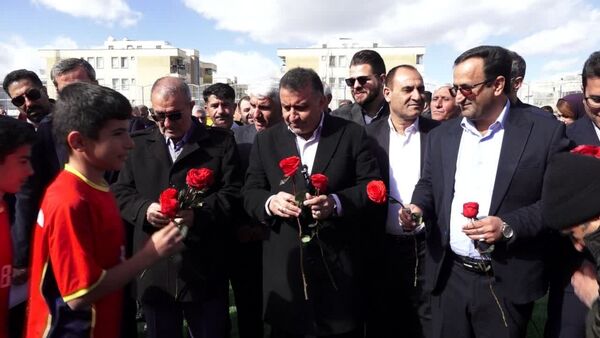 بهره‌برداری از بزرگترین چمن مصنوعی دانش‌آموزی در کهگیلویه و بویراحمد
