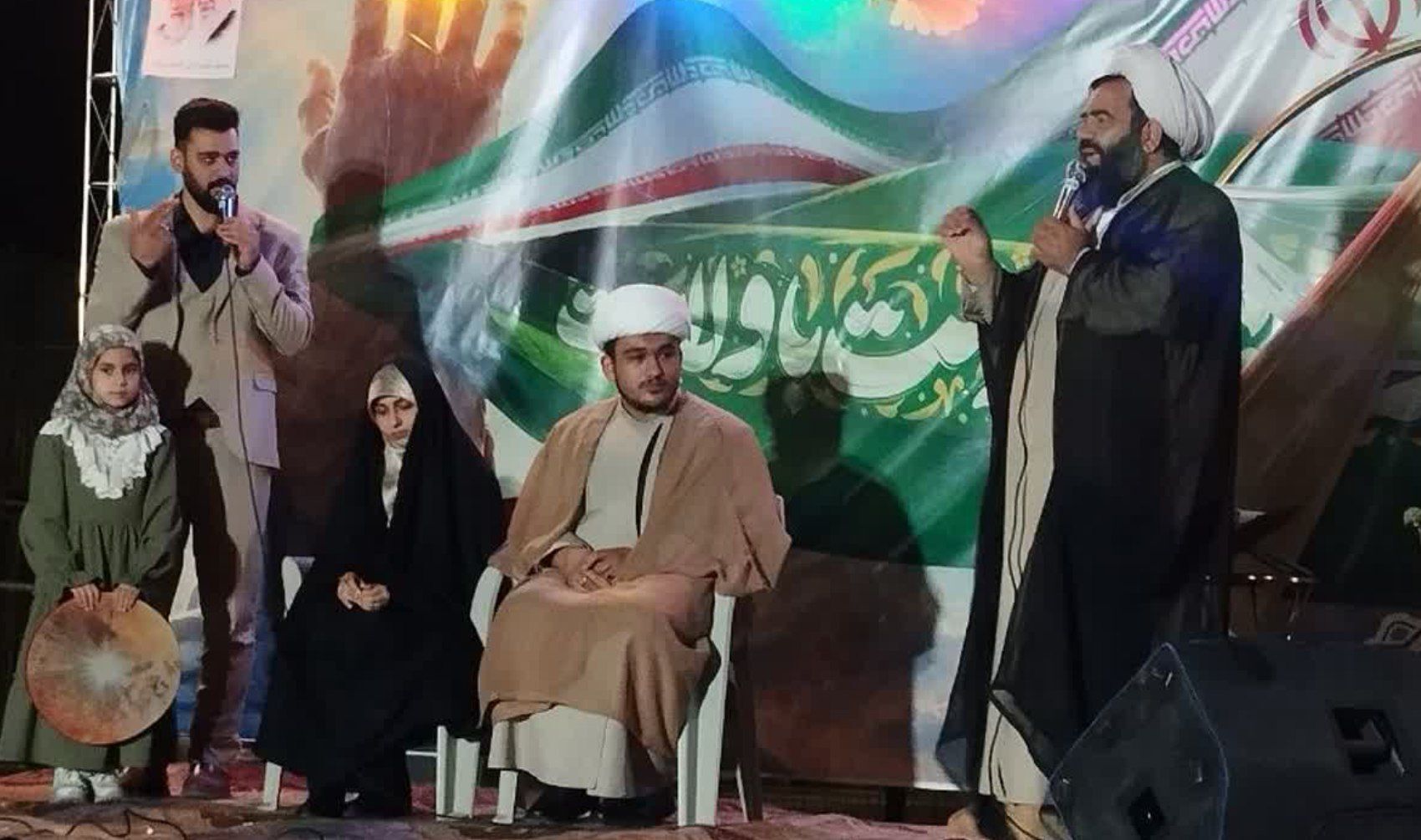 پیوند عشق و ایمان در دلِ جمعیت 