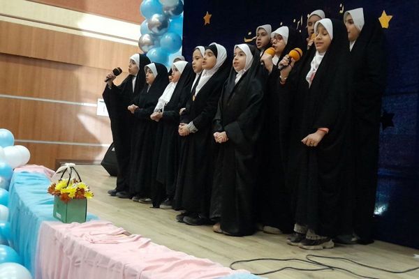  جنگ شادی به مناسبت میلاد امیرالمؤمنین(ع) در سالن تبلیغات شهرستان ورامین 