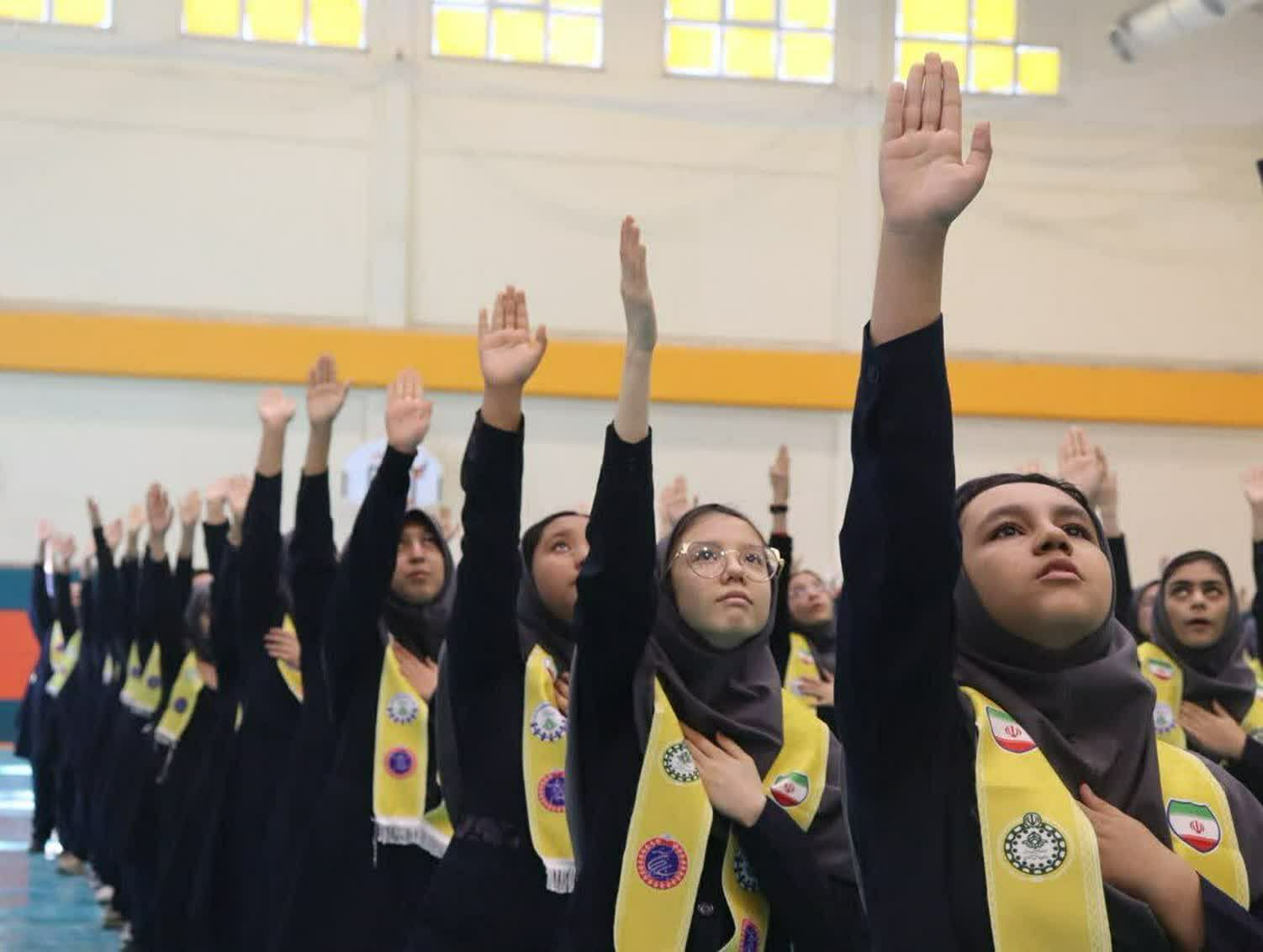 آیین استانی نواختن زنگ انقلاب استان خراسان رضوی در ناحیه ۵ مشهد