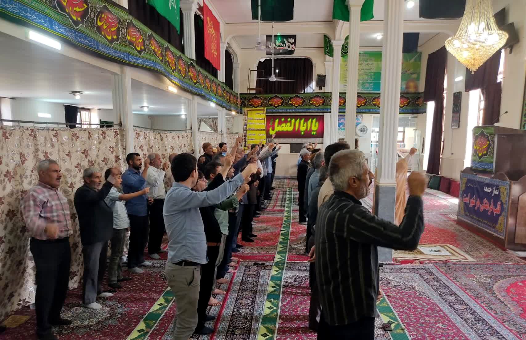 نماز جمعه در شهر تیتکانلو