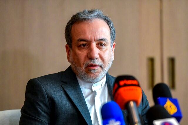 گفت‌وگوی تلفنی وزرای خارجه ایران و سه کشور اروپایی طی امروز