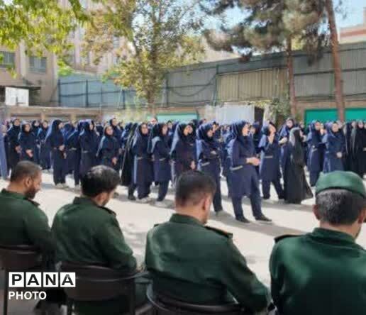 گرامیداشت هفته دفاع مقدس در مدارس منطقه ۱۲