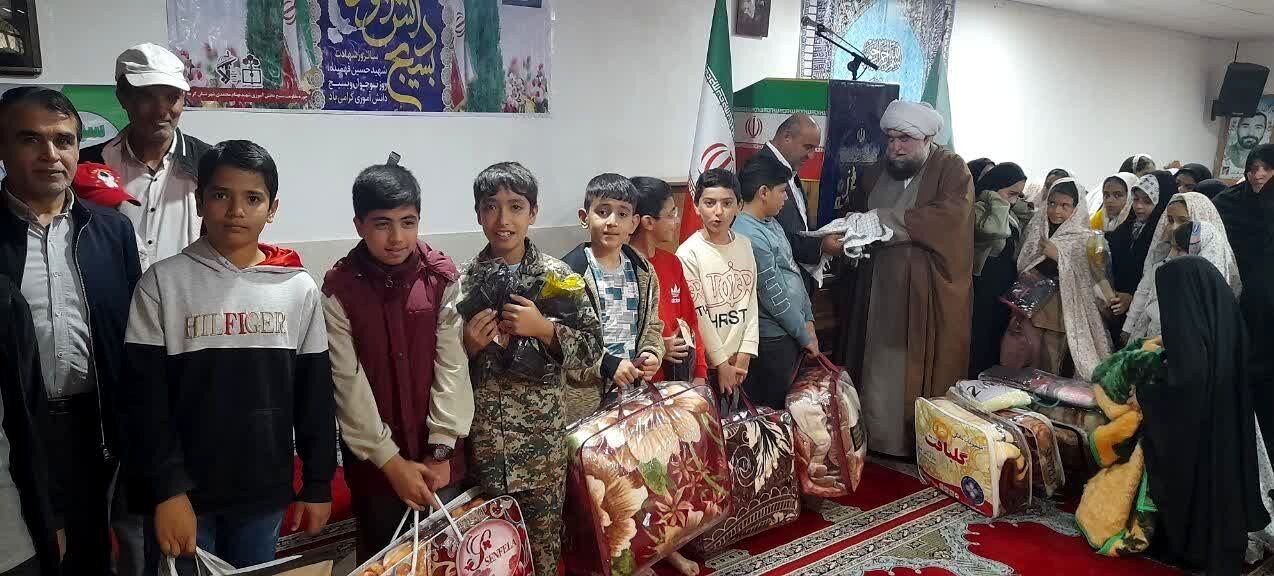 پیوستن دانش‌آموزان و بانوان شهر درق به پویش ایران همدل