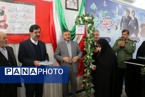 برپایی جشن «حضور تا ظهور» در دبیرستان شهیده حسنی سعدی قم