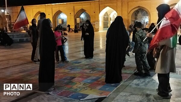 غرفه دهه نودی ها در هشتاد و دومین شب از اجتماعات مردمی نیشابور 