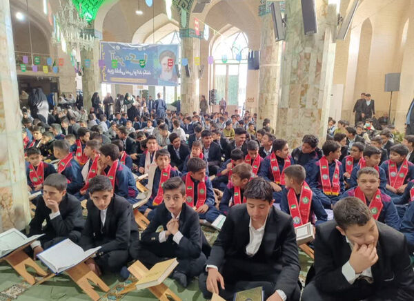  محفل انس با قرآن کریم در شهرستان خاتم 