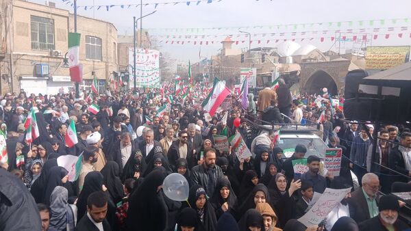 جلوه هایی از راهپیمایی جشن پیروزی انقلاب در شهر قم