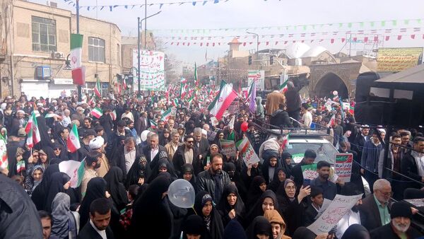 جلوه هایی از راهپیمایی جشن پیروزی انقلاب در شهر قم