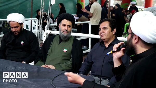 همدلی مسئولان و خادمان در خدمت به زائران رهبر شهید