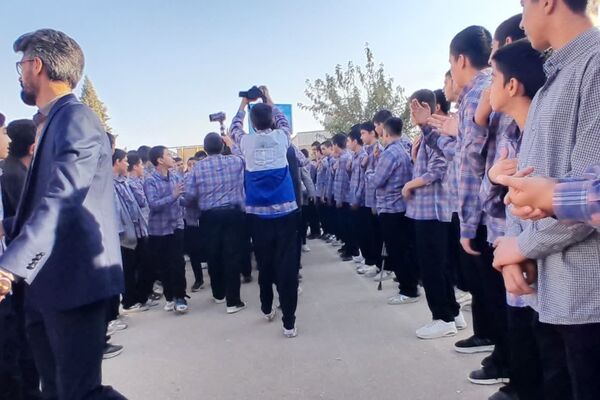 استقبال از شهید گمنام در دبیرستان معارف صدرا ولایت 