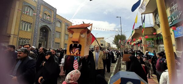 جلوه هایی از راهپیمایی جشن پیروزی انقلاب در شهر قم