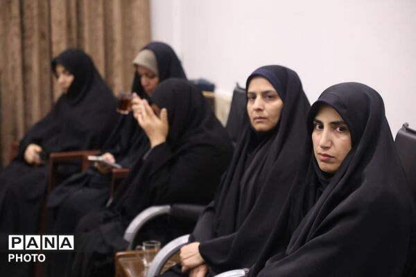 آغاز برنامه‌های گرامیداشت هفته معلم در قم