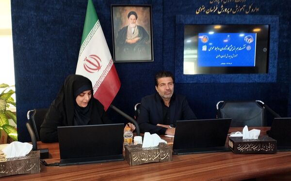 نشست هم‌اندیشی کارشناسان روابط عمومی با مدیر کل آموزش و پرورش خراسان رضوی