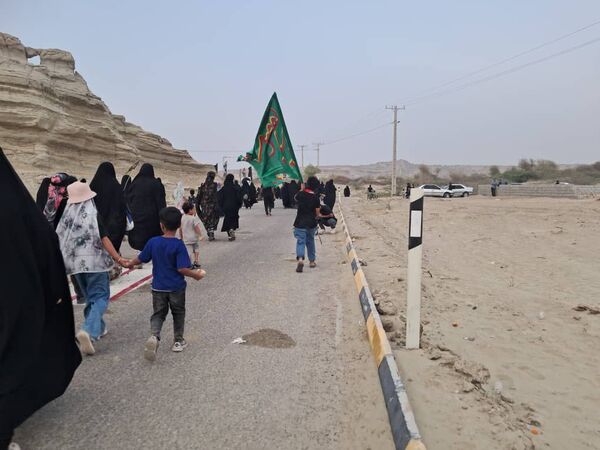شور پیاده‌روی جاماندگان اربعین گامی به یاد شهدا