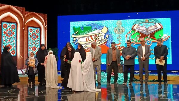 هم‌نوا شدن دل‌ها با آیات وحی در محفل انس با قرآن کریم