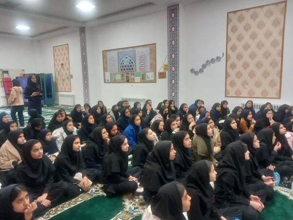 مراسم اکران فیلم در دبیرستان فرهنگ مرحوم فخرایی