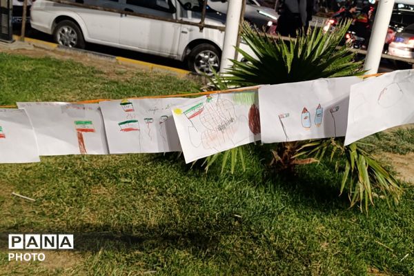 غرفه شهدای دانش آموز ورامین میزبان شما در میدان امام حسین با برنامه‌های فرهنگی