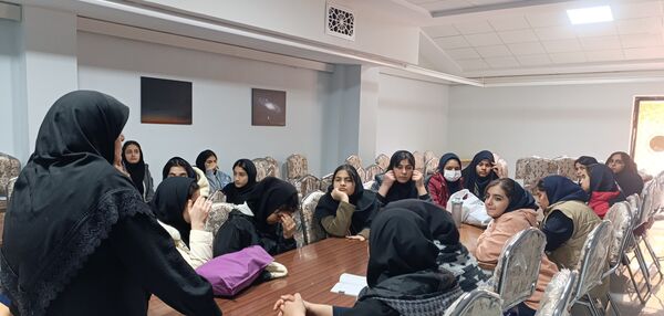 اردوی دانش‌آموزی تمشک مدارس دخترانه انصار و بعثت در زنجان