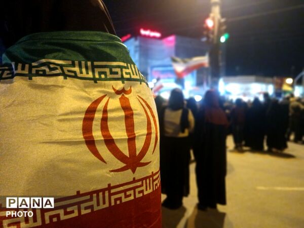 فرهنگیان و دانش آموزان گلستان همچنان پای میدان