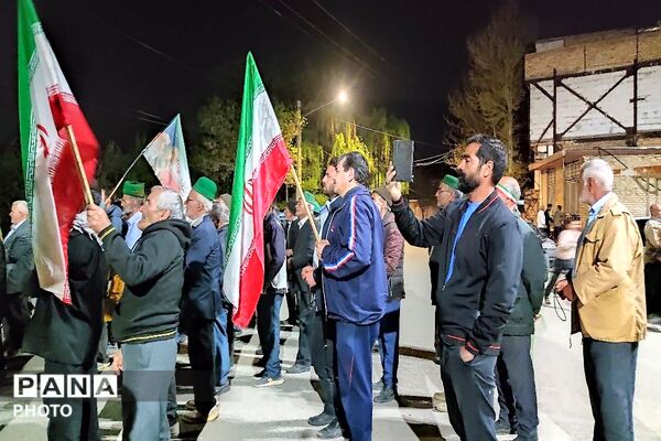 سنگر ما خیابان است 