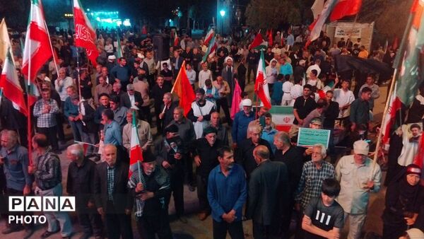 طنین دوباره «لبیک یا خامنه‌ای» در نورآباد