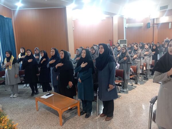 جشن جوانه ها باشور و شوق دانش آموزان در دبیرستان آرمینه مصلی نژادمشهد
