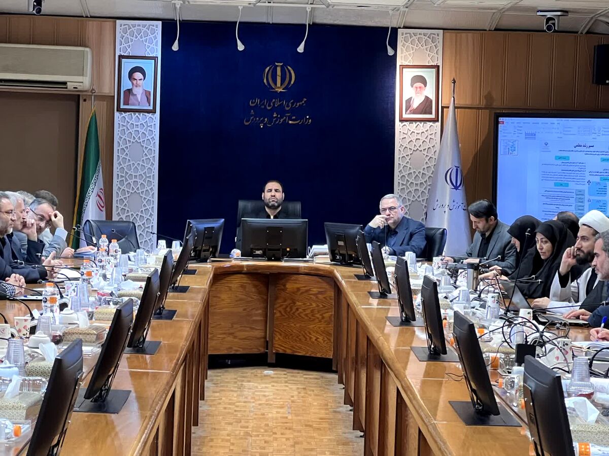 «آئین‌نامه مسیر رشد معلمی» و «الگوی مدرسه تراز سند تحول بنیادین» تصویب شد