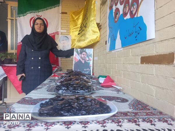 آیین گرامیداشت شهید رضایی در دبیرستان دخترانه عفت