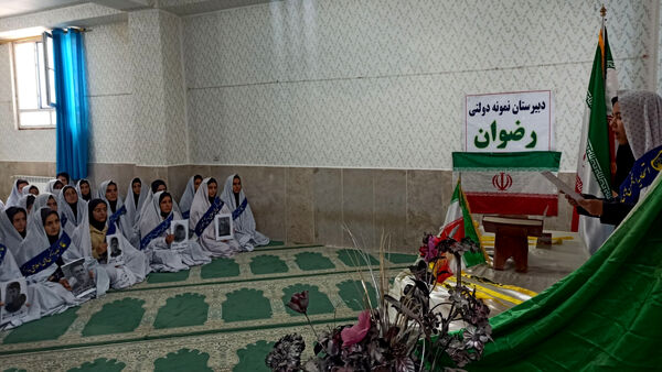 برگزاری هیئت انصارالمهدی (عج) در دبیرستان رضوان