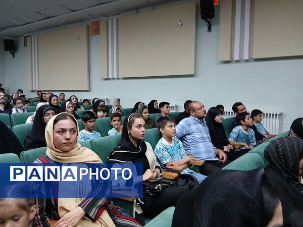 برگزاری مراسم تقدیر و تجلیل از دانش آموزان فوتبالیست باشگاه میعاد 